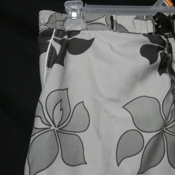 OLD NAVY | size 18 | Floral Print Swim Trunks | Mesh Lining - Picture 3 of 14